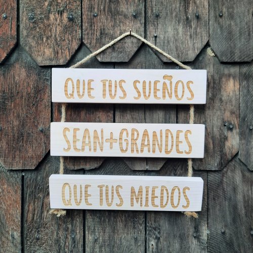 Letrero triple de madera y grabado láser